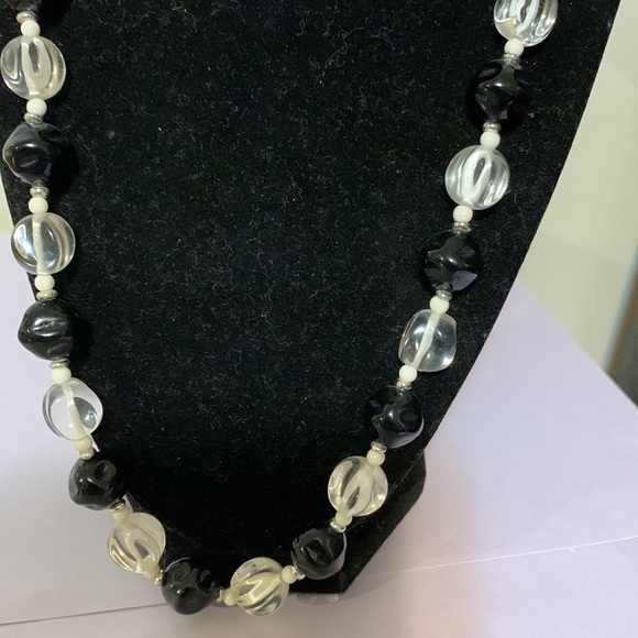 Elegant black white and clear necklace jewelry 22” - Picture 2 of 5